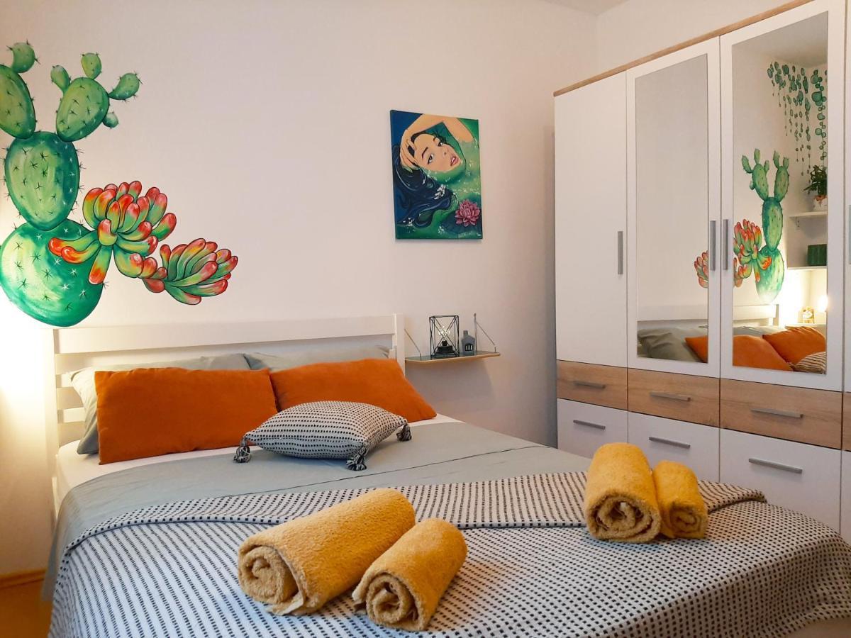Holiday Home Mirela Sisan Luaran gambar