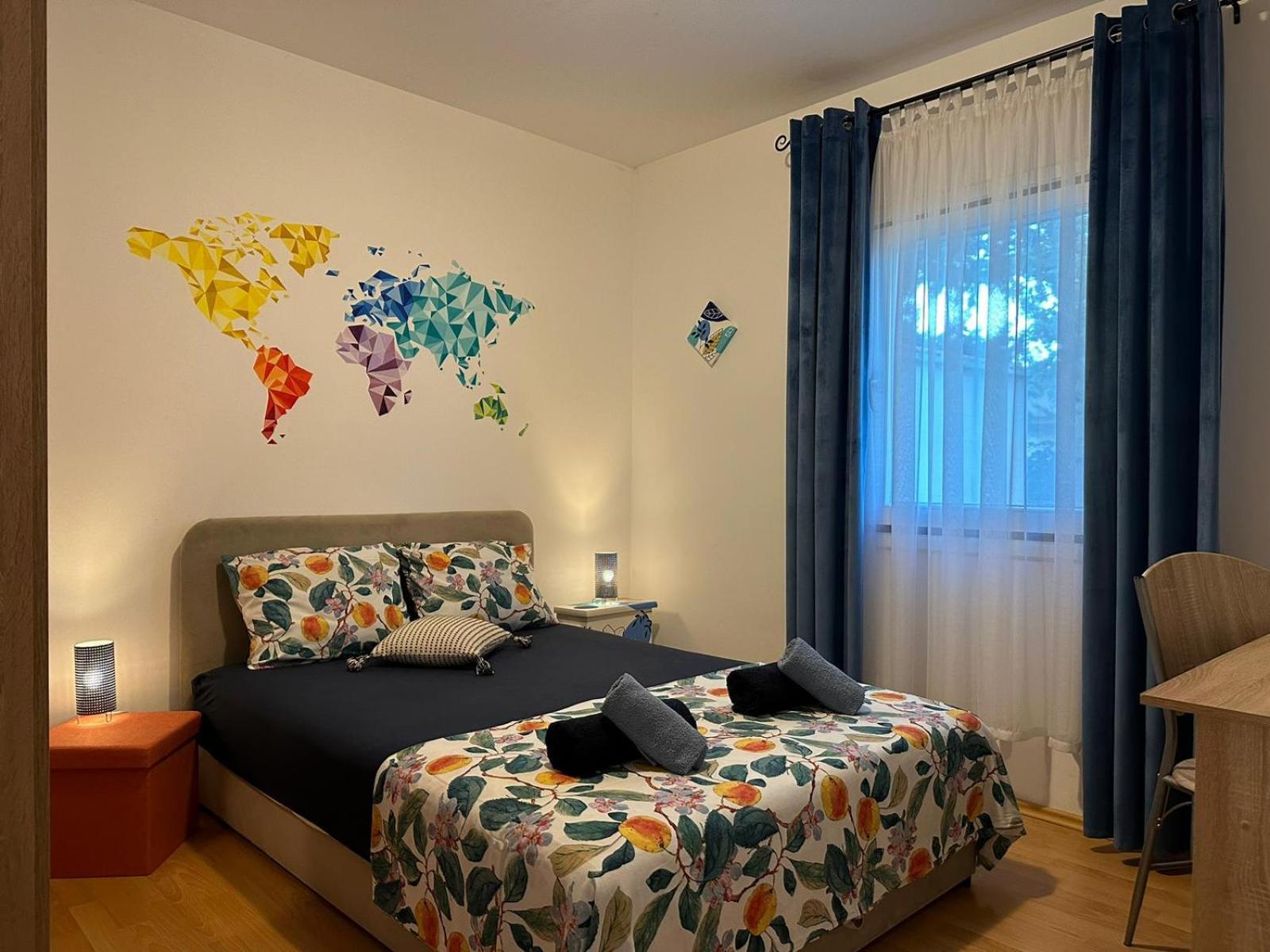Holiday Home Mirela Sisan Luaran gambar